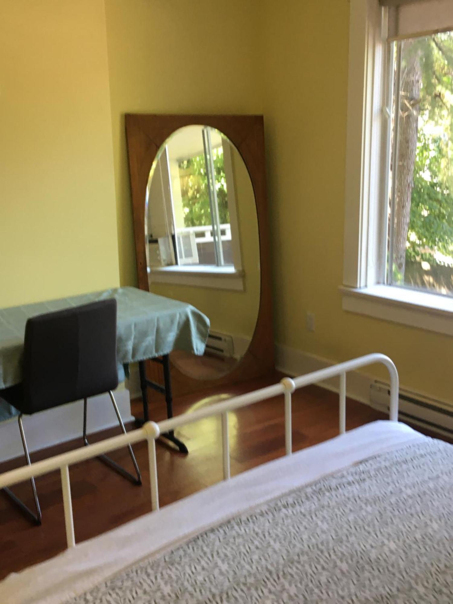 West Coast Guesthouse Vancouver Exterior photo